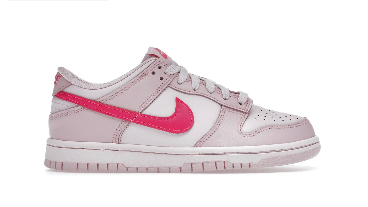 Nike Dunk Low Triple Pink